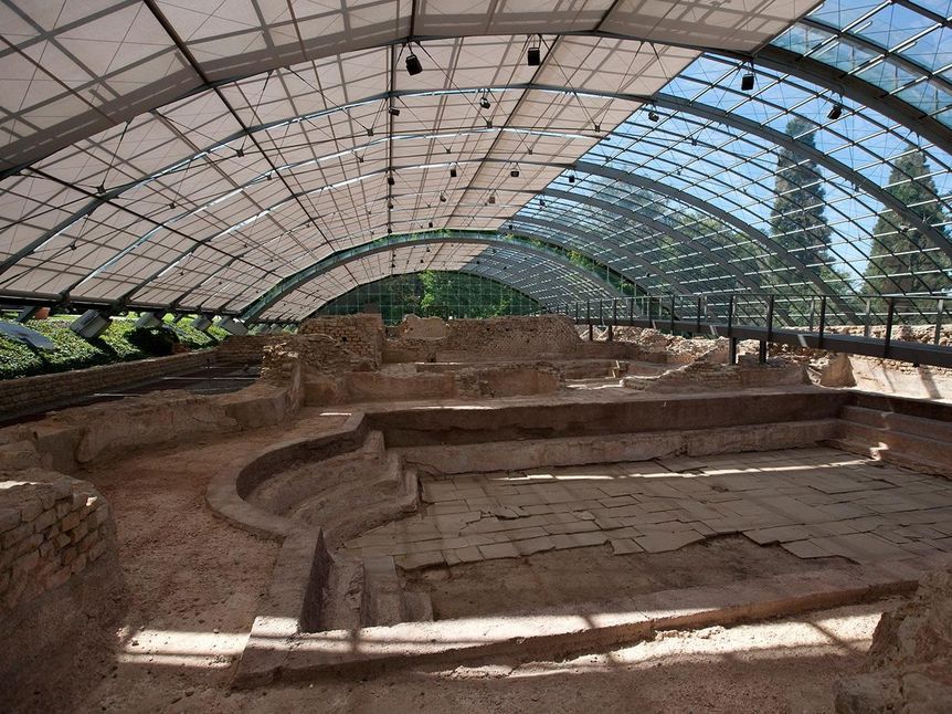 Römische Badruine Badenweiler, Dach über der Badruine